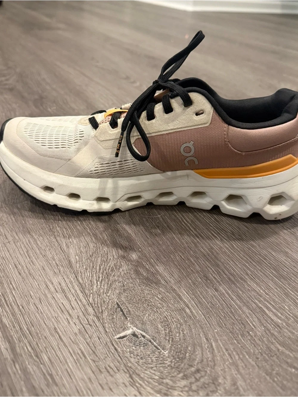 On Cloudrunner 2 in Pearl and Tangerine. Women’s Sz 8.